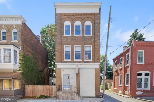 318-322 E POPLAR ST,  York,  PA 17403