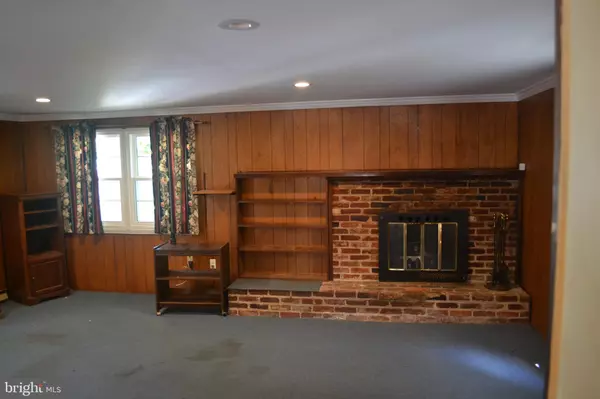 Sterling, VA 20164,706 S DOGWOOD CT