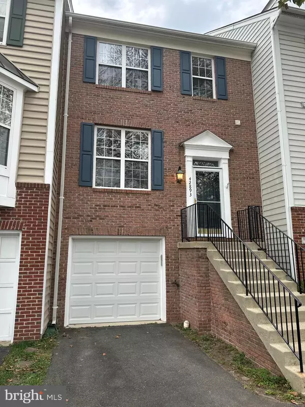 South Riding, VA 20152,42893 GOLF VIEW DR