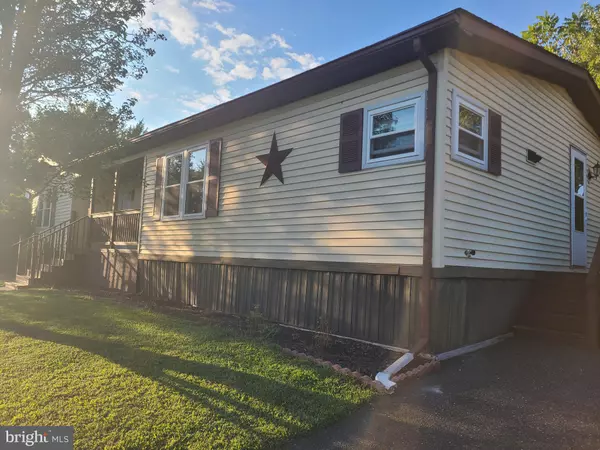 Green Lane, PA 18054,902 LAKEVIEW DR #