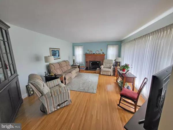 Chambersburg, PA 17202,1901 LINCOLN WAY E