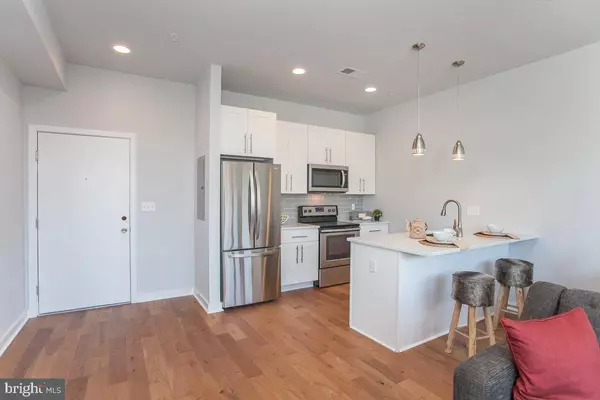 Philadelphia, PA 19128,5938 HENRY AVE #9