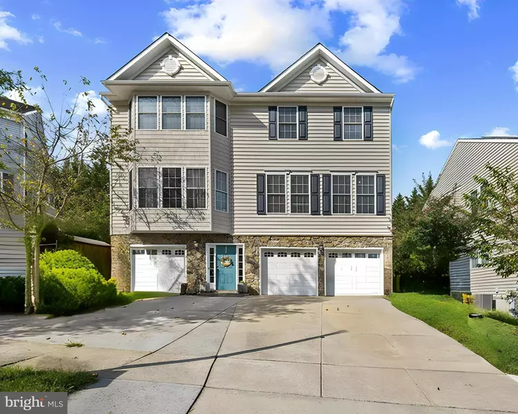 6 CARMICHAEL CT, Catonsville, MD 21228