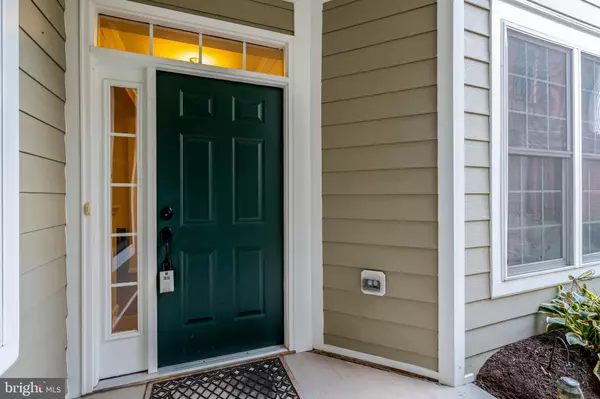 Chantilly, VA 20152,44063 VAIRA TER