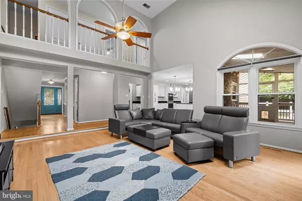 Vienna, VA 22182,2169 WESTGLEN CT