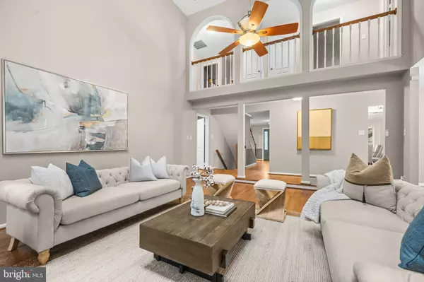 Vienna, VA 22182,2169 WESTGLEN CT