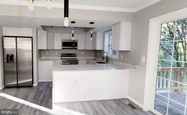 Burke, VA 22015,5719 MASON BLUFF DR