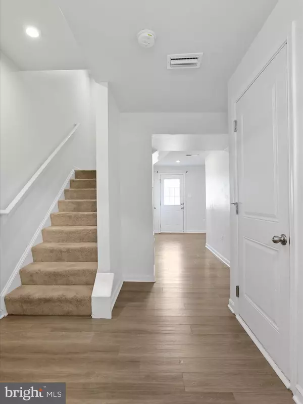 Martinsburg, WV 25403,207 RHEA DR