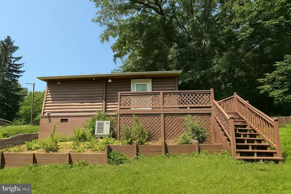 Hedgesville, WV 25427,7699 HEDGESVILLE RD.