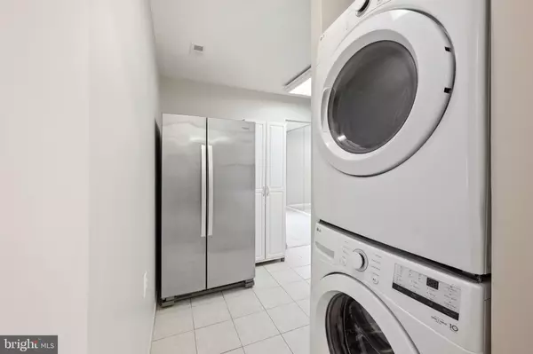 Reston, VA 20190,1434 NORTHGATE SQ #34/21B