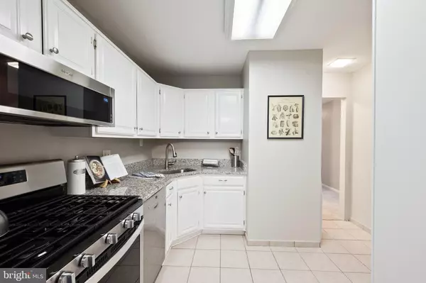 Reston, VA 20190,1434 NORTHGATE SQ #34/21B