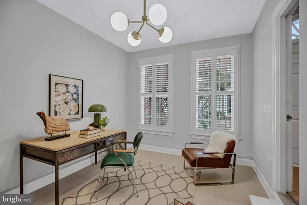 Alexandria, VA 22314,1822 POTOMAC GREENS DR