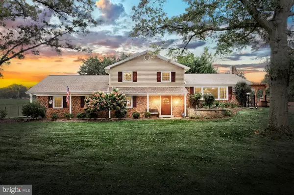 420 GREENWAY DR, Red Lion, PA 17356