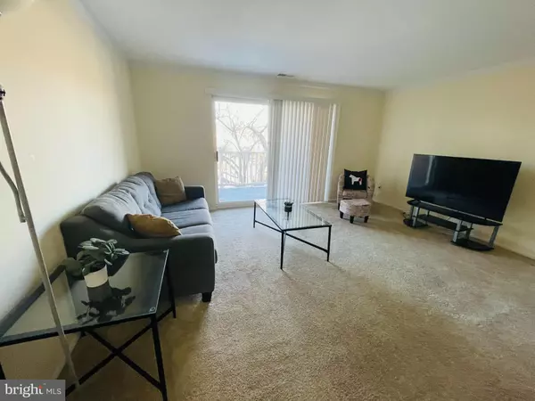 Elkins Park, PA 19027,46 TOWNSHIP LINE RD #215