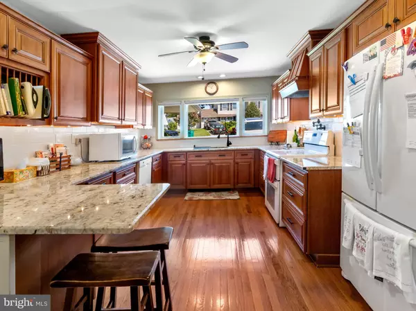 Levittown, PA 19056,14 HARP RD