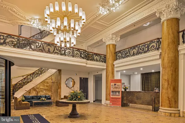 Philadelphia, PA 19102,200 S BROAD ST #208