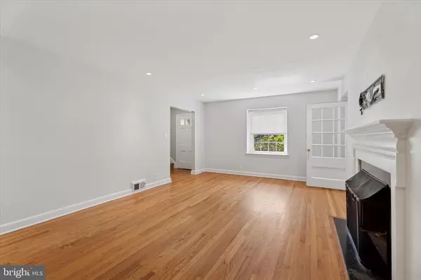 Wynnewood, PA 19096,907 NICHOLSON RD