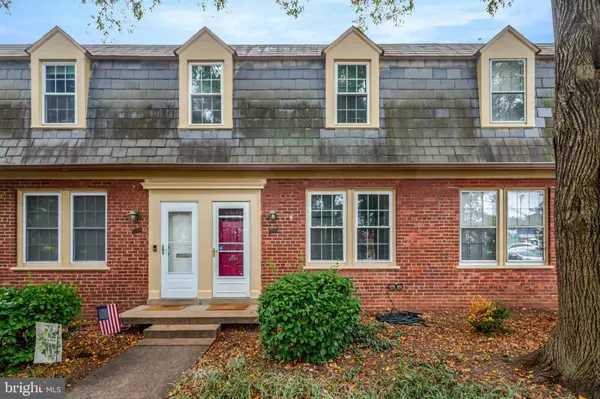 Arlington, VA 22204,1020 S BARTON ST #265