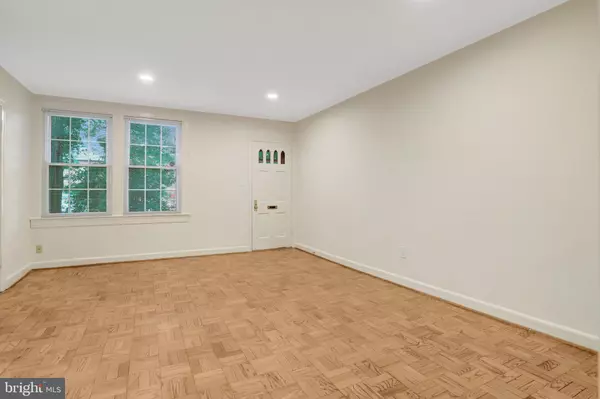 Arlington, VA 22204,1020 S BARTON ST #265