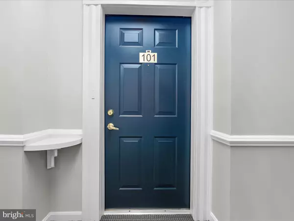 Edgewater, MD 21037,410 HAMLET CLUB DR #101