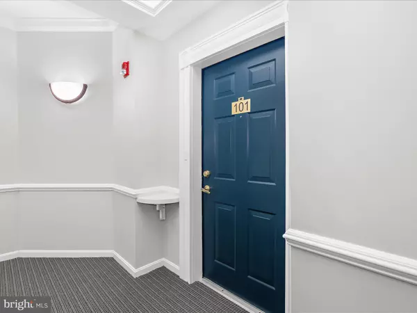 Edgewater, MD 21037,410 HAMLET CLUB DR #101