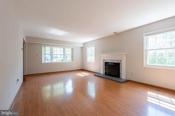 Fairfax, VA 22033,13145 MADONNA LN