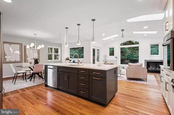 Vienna, VA 22181,9525 CENTER ST