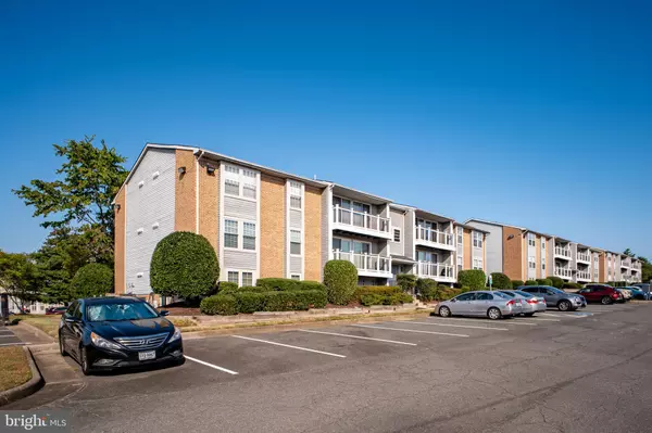 Dumfries, VA 22026,17060 CAPRI LN #304