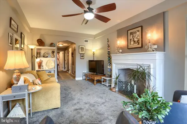 Harrisburg, PA 17102,1525 N FRONT ST #208