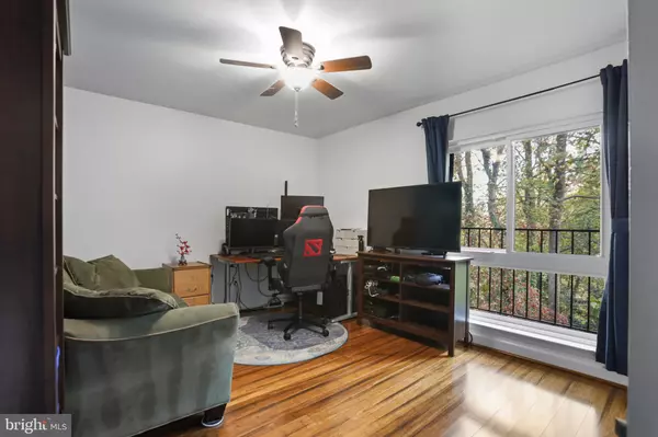 Reston, VA 20190,11603 VANTAGE HILL RD #22C