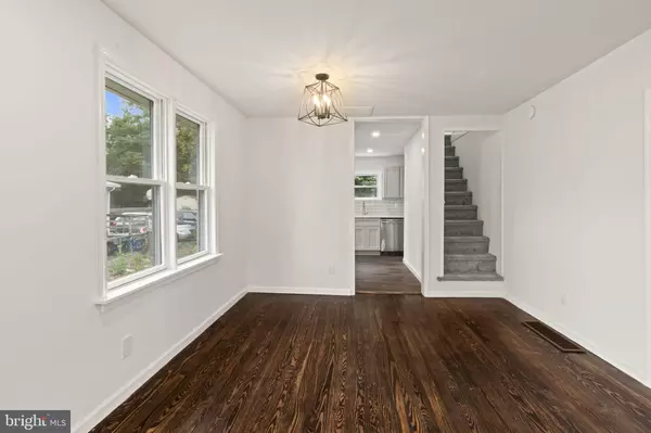 Maple Shade, NJ 08052,527 BUENA VISTA AVE