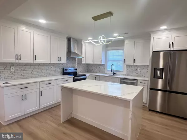 Philadelphia, PA 19114,9328 ACADEMY RD