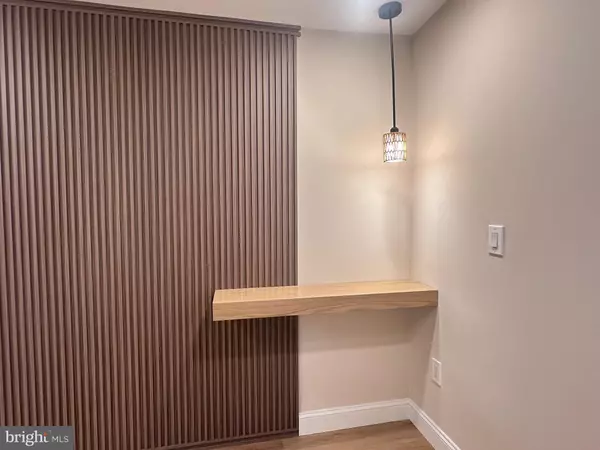 Philadelphia, PA 19114,9328 ACADEMY RD