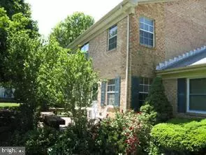 9668 HAGEL CIR #34/B, Lorton, VA 22079