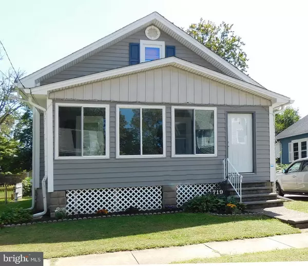 719 HICKORY ST, Delanco, NJ 08075