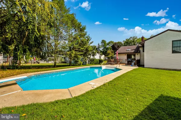 West Deptford, NJ 08096,15 ASH AVE