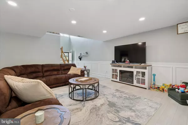 Horsham, PA 19044,45 EMBER LN