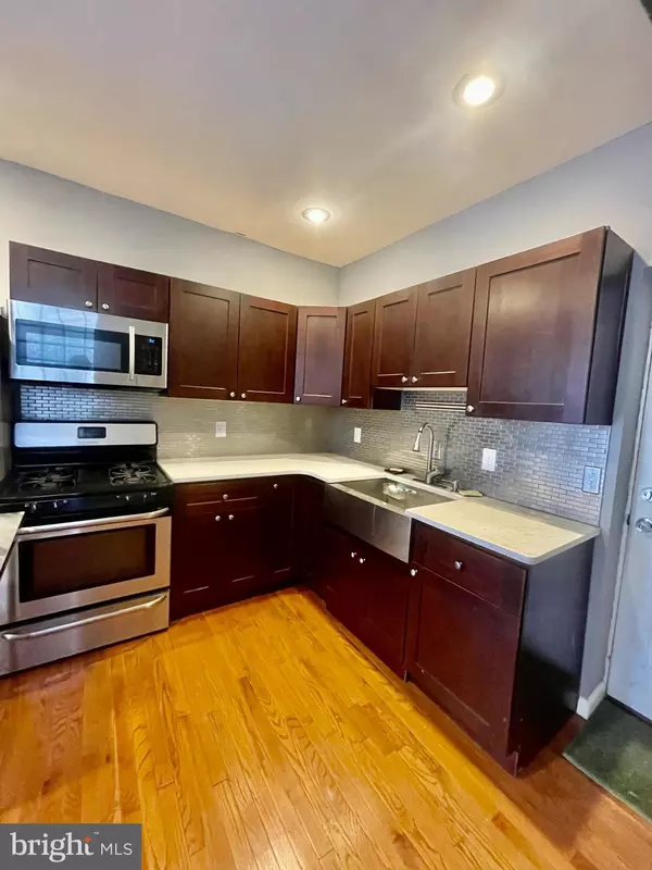 Philadelphia, PA 19121,2125 W SEYBERT ST
