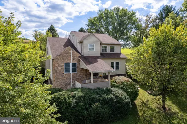 160 CHURCH ST, Seven Valleys, PA 17360