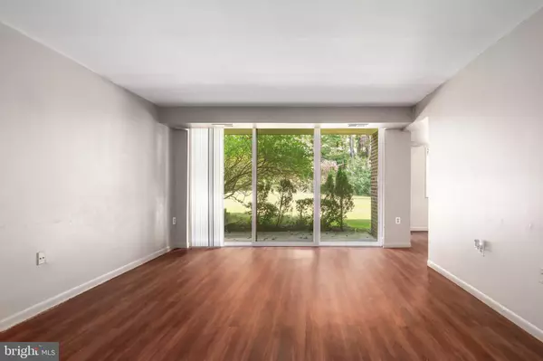 Reston, VA 20190,1422 NORTHGATE SQ #22/1A