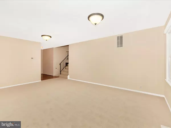 Gaithersburg, MD 20882,25124 HICKORY RIDGE LN