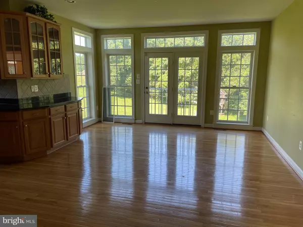 Sandy Spring, MD 20860,18682 BROOKE RD