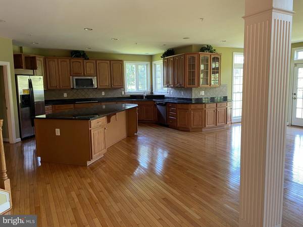 Sandy Spring, MD 20860,18682 BROOKE RD