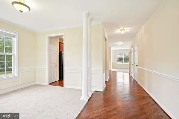 Waldorf, MD 20603,10764 PAM DR