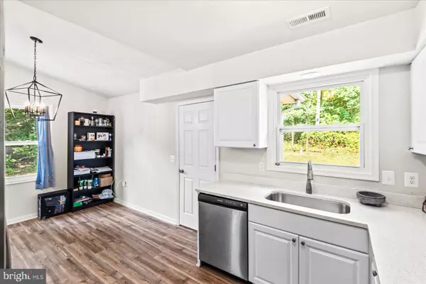 Fredericksburg, VA 22408,10420 FOREST HILL CT