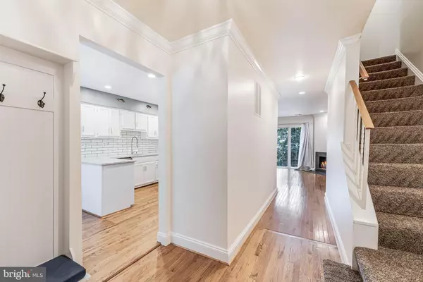 Reston, VA 20191,2022 HEADLANDS CIR