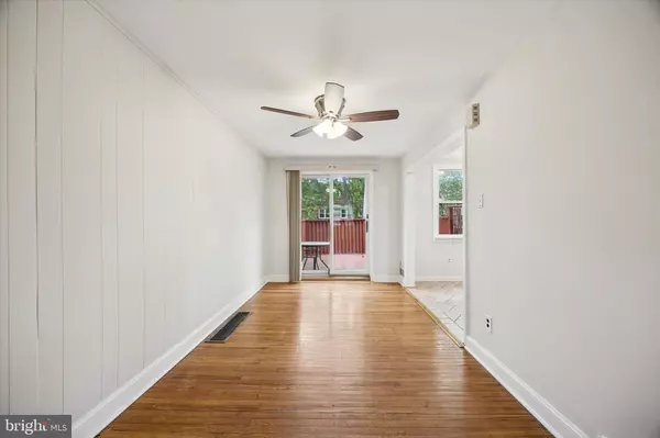 Glenolden, PA 19036,653 RIVELY AVE