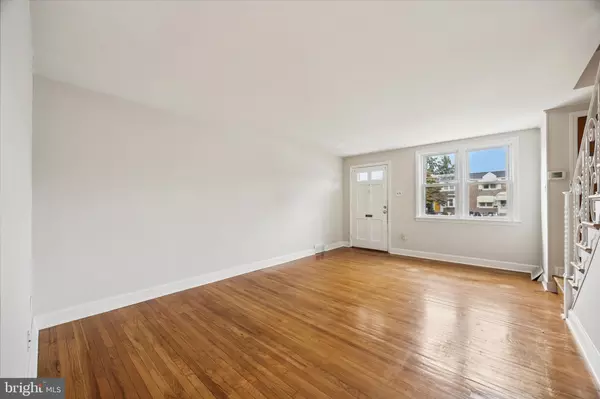 Glenolden, PA 19036,653 RIVELY AVE