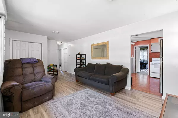 Mount Laurel, NJ 08054,413 HICKORY LN