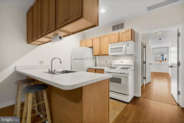 Philadelphia, PA 19107,1100 VINE ST #611